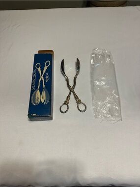 Vintage  Sheffield Silver plated Salad Scissors / Tongs NWOT